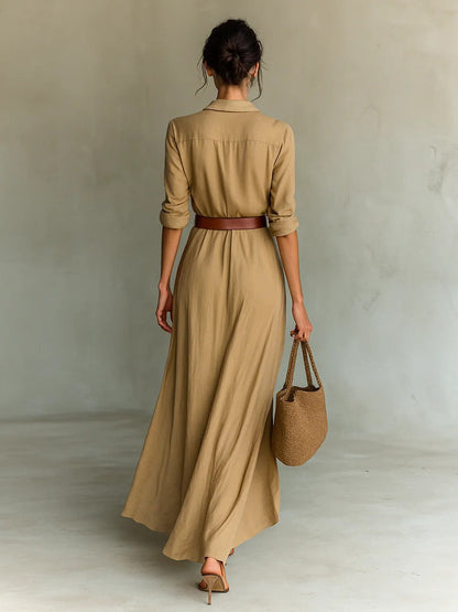 Robe longue Amondar beige fluide avec col chemisier, manches longues et ceinture marron, vue de dos