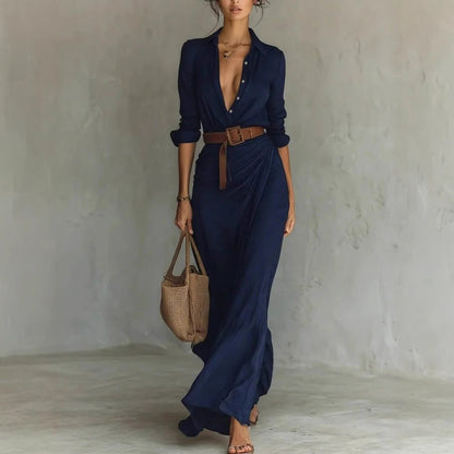 Robe longue Amondar bleu marine fluide style chemisier avec ceinture marron et fermeture boutonnée